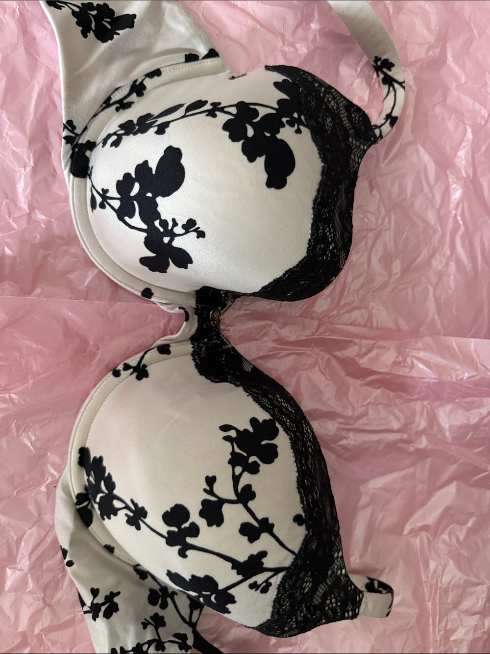 Victoria’s Secret Black and White Floral Lace Trim Bra 36C
